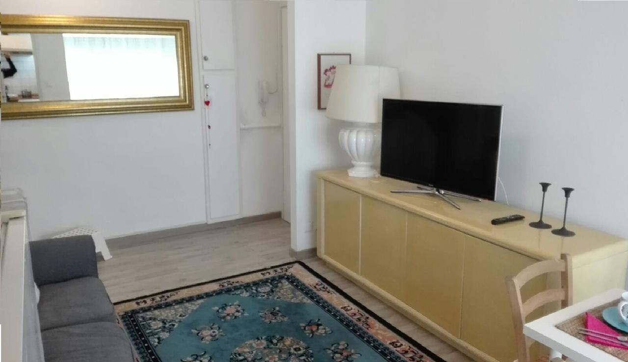 Nice Apartment In Milano, Close To Undergrond M3 Bagian luar foto